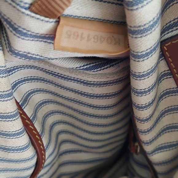 Lot of 2 Dooney and Bourke Handbags Blue/Red - Picture 6 of 6